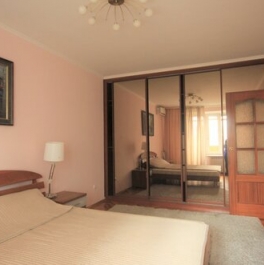 Аренда 2-комн квартиры на вторичном рынке улица Красина,  д. 24-28