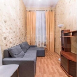 Продажа 3-комн квартиры на вторичном рынке 11-я линия,  д. 16