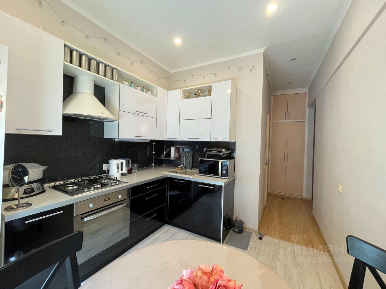 Продажа 2-комн квартиры на вторичном рынке Лесная улица, 63с1