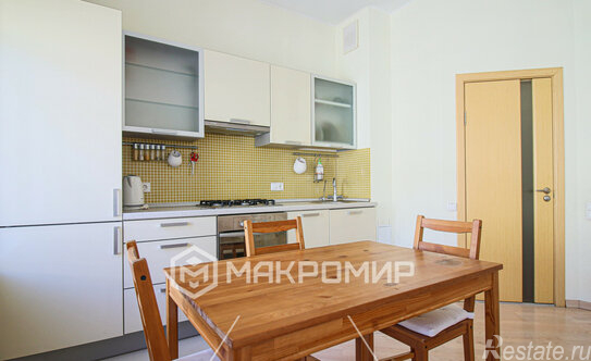 Аренда 2-комн квартиры на вторичном рынке Греческий пр-кт,  д. 25