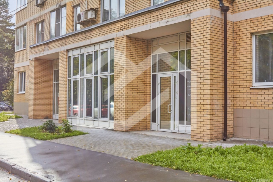 Аренда торгового помещения ул Челюскинская,  д. 9