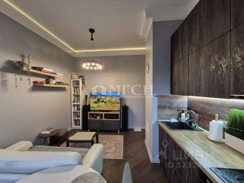 Продажа 2-комн квартиры на вторичном рынке Химки, улица Германа Титова, 3к2