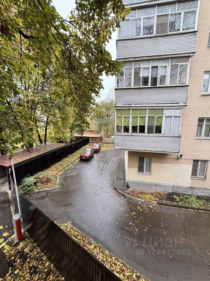 Продажа 1-комн квартиры на вторичном рынке улица Короленко,  д. 5А