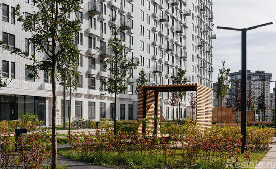 Продажа 5-комн квартиры на вторичном рынке Домостроительная улица,  д. 14