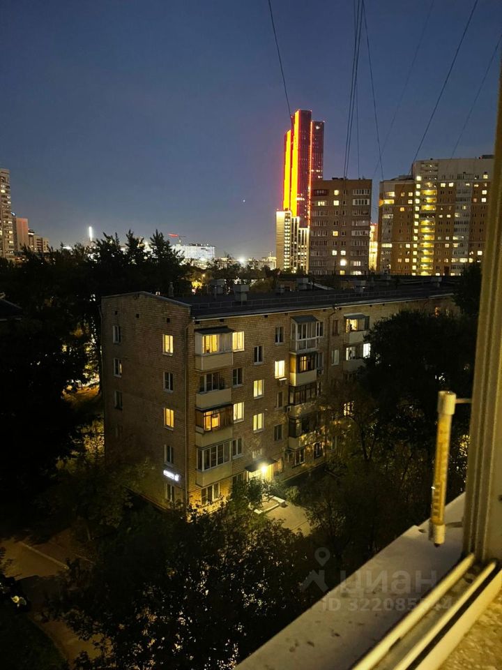 Продажа 1-комн квартиры на вторичном рынке Красногвардейский бульвар, 5К2