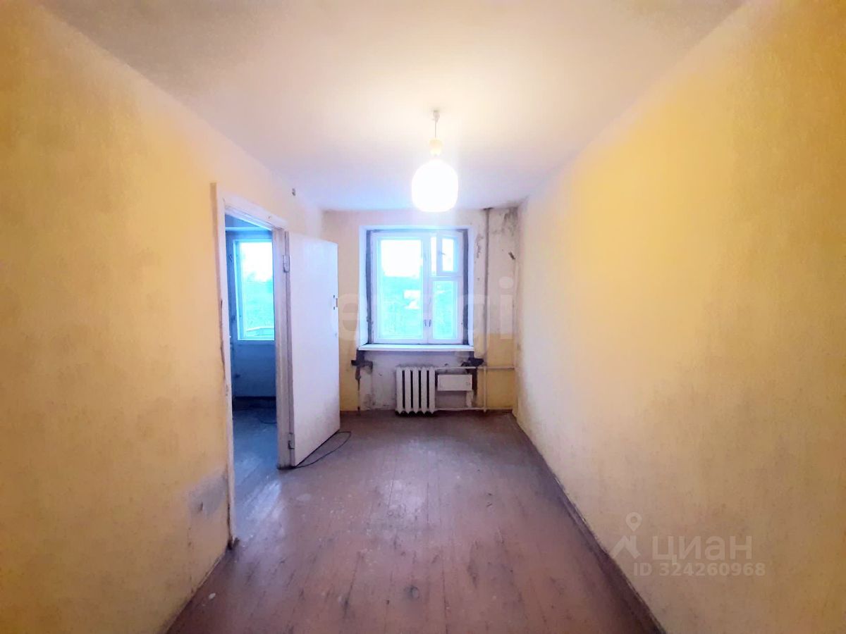 Продажа 2-комн квартиры на вторичном рынке Кириши, улица Мира, 11