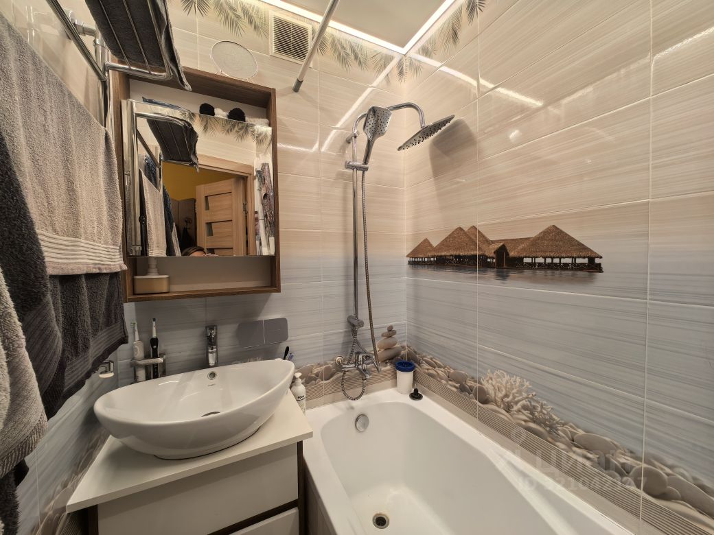 Продажа 3-комн квартиры на вторичном рынке улица Подвойского, 34к1