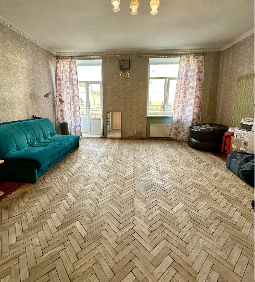 Продажа 3-комн квартиры на вторичном рынке Среднеохтинский проспект, 14