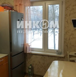 Продажа 2-комн квартиры на вторичном рынке Петрозаводская улица,  д. 15 к1