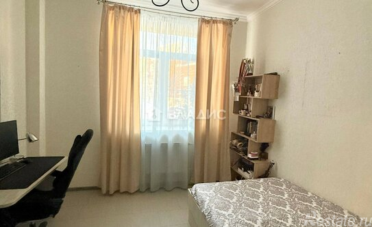 Продажа 3-комн квартиры на вторичном рынке Заречье, ул Тихая,  д. 26,  к. 4