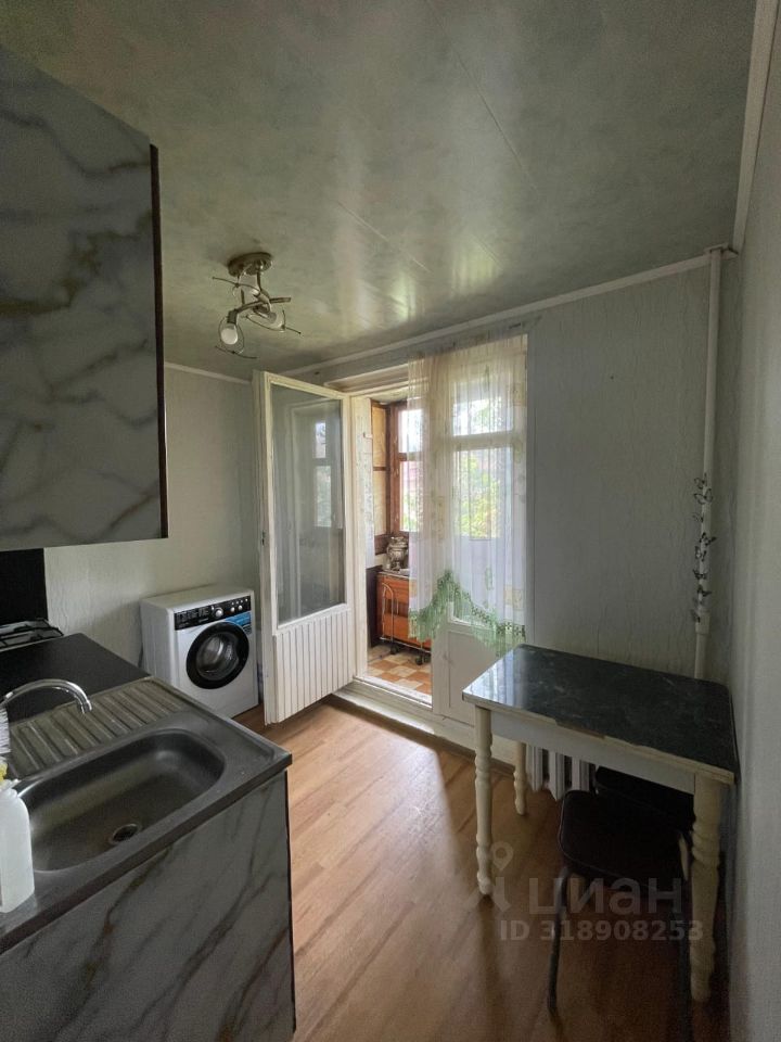 Продажа 3-комн квартиры на вторичном рынке Дедовск г., улица Красный Октябрь, 1