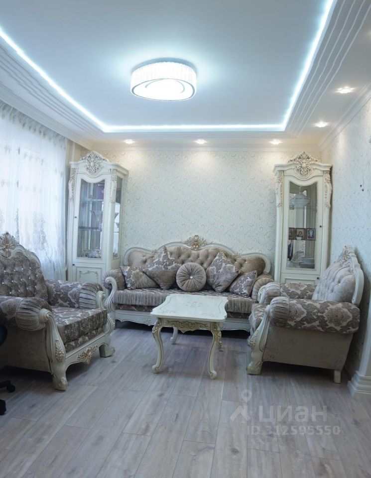 Продажа 3-комн квартиры на вторичном рынке Новые Островцы мкр, д. Островцы, улица Баулинская, 12