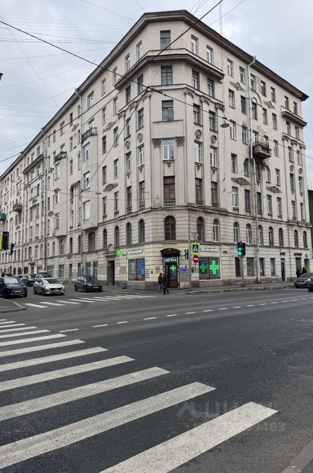 Продажа 4-комн квартиры на вторичном рынке Волоколамский переулок, 1