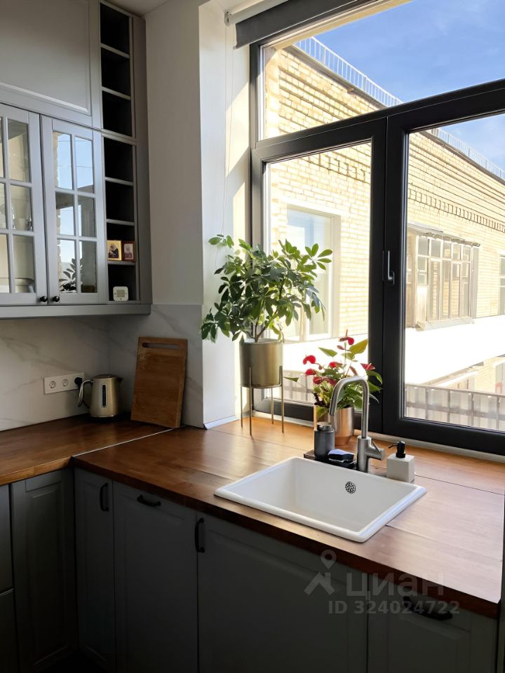 Продажа 2-комн квартиры на вторичном рынке улица Академика Королева, 9К1