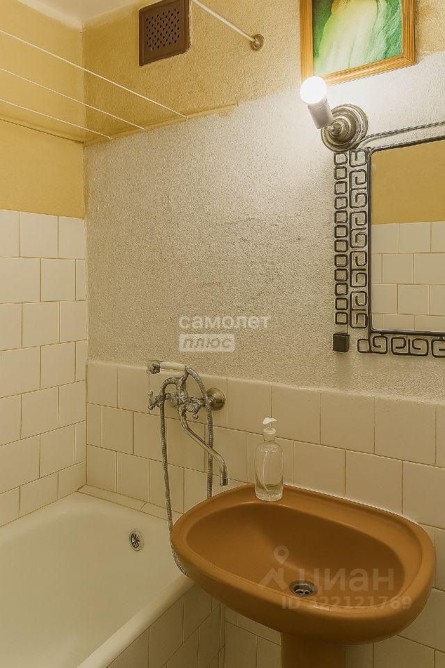 Продажа 2-комн квартиры на вторичном рынке проспект Маршала Жукова, 26