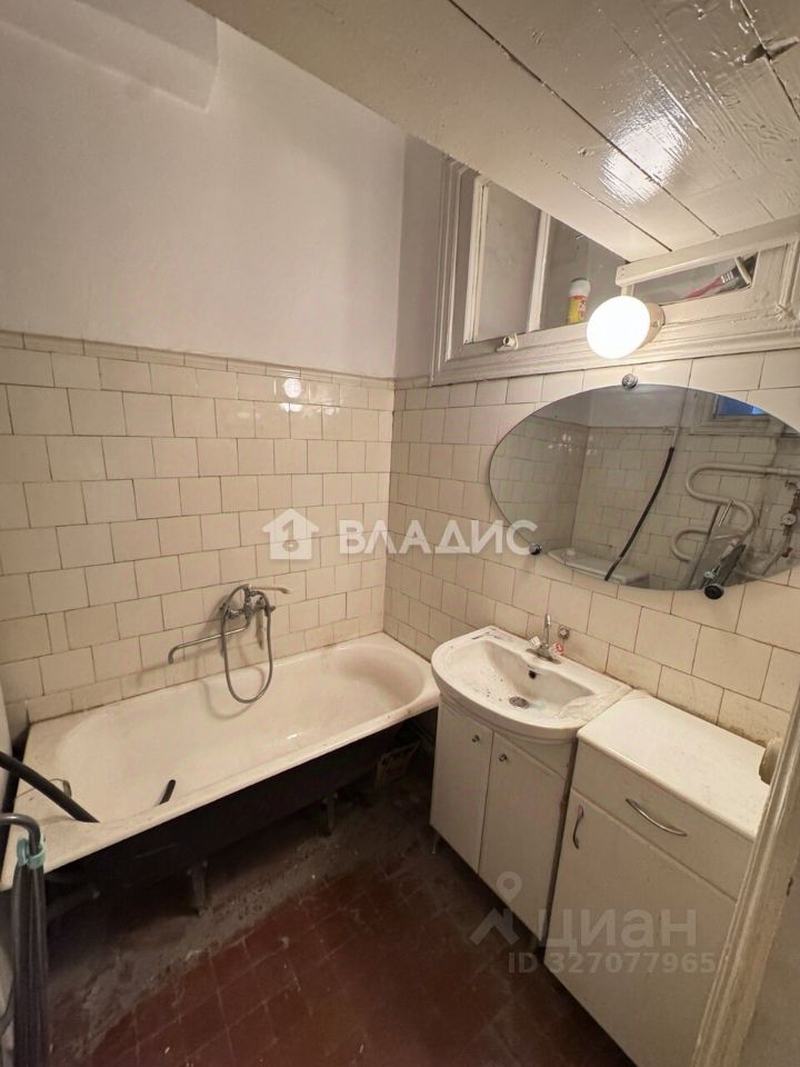 Продажа 2-комн квартиры на вторичном рынке улица Маршала Василевского, 15