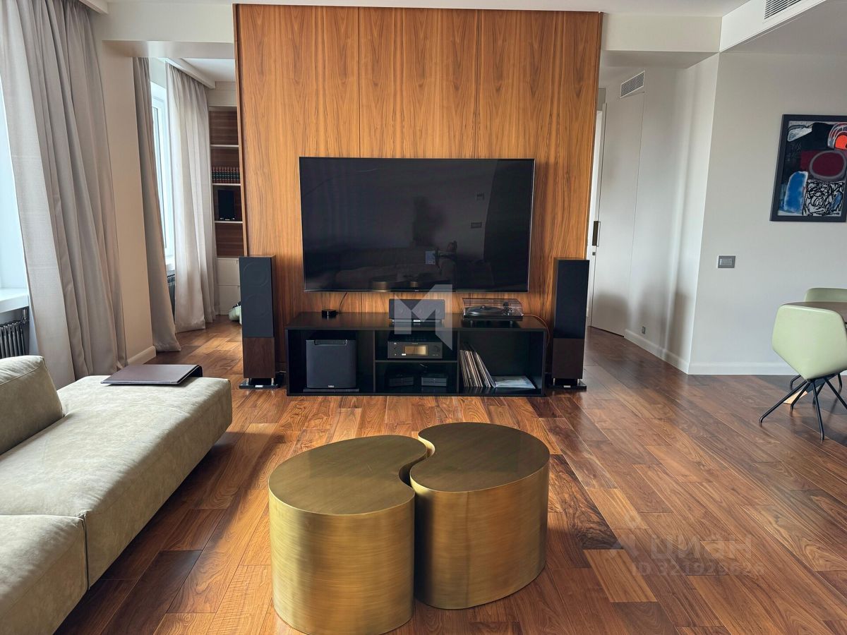 Продажа 2-комн квартиры на вторичном рынке улица Спиридоновка, 12