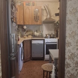 Продажа 4-комн квартиры на вторичном рынке улица Лёни Голикова,  д. 94