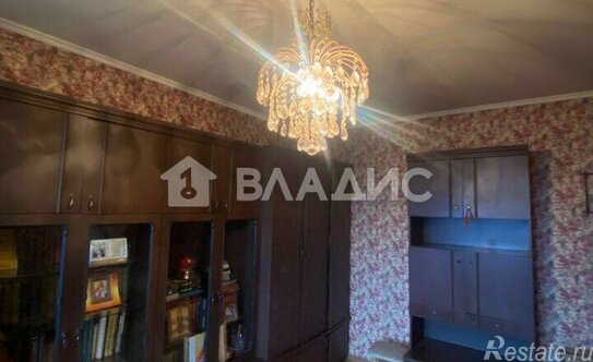 Продажа 3-комн квартиры на вторичном рынке улица Красного Маяка,  д. 8 к2