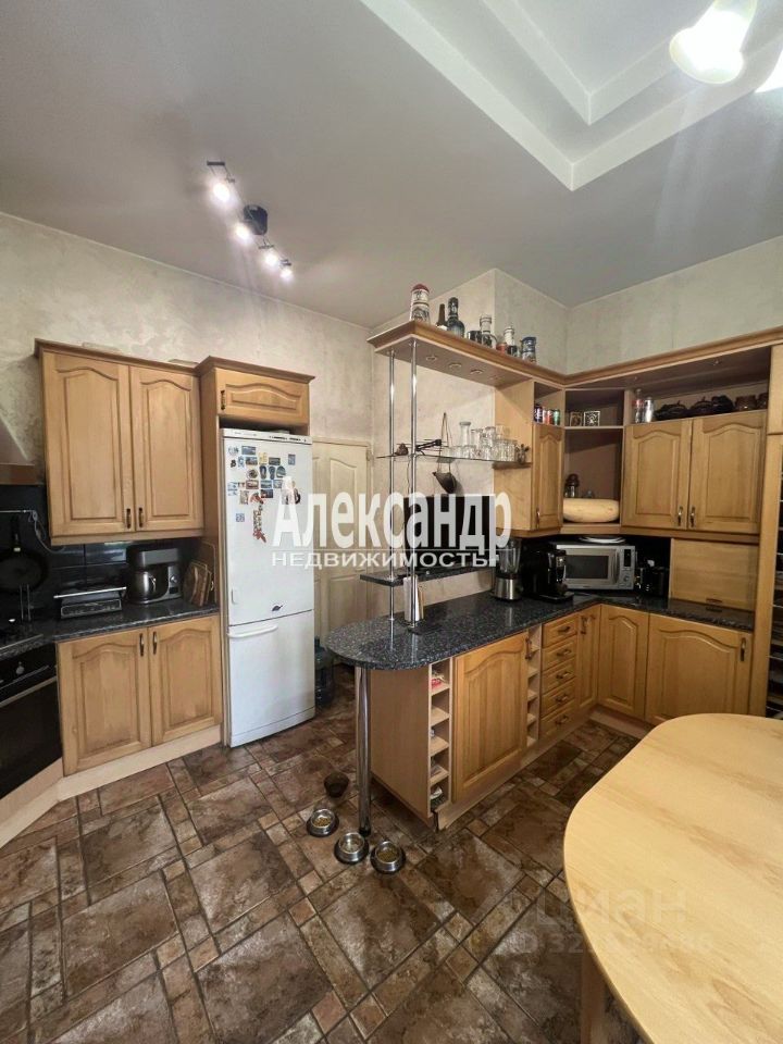 Продажа 4-комн квартиры на вторичном рынке Выборг, Ленинградский проспект, 2