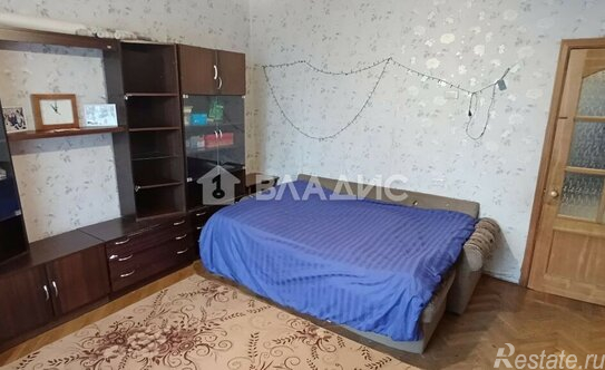 Продажа 3-комн квартиры на вторичном рынке улица Ватутина,  д. 13 к1