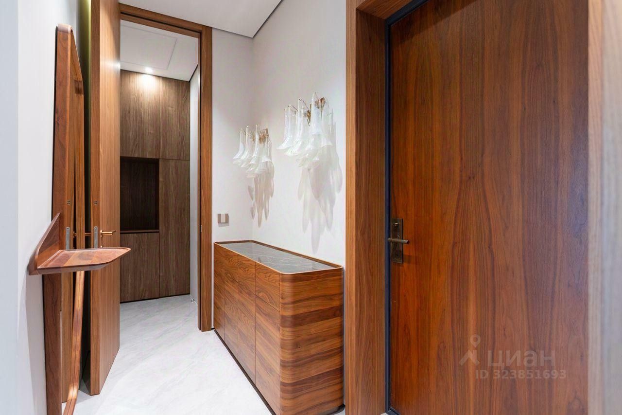 Продажа 2-комн квартиры на вторичном рынке Мосфильмовская улица, 1А