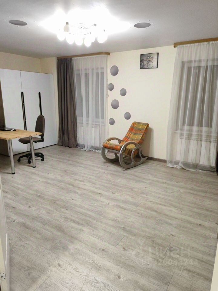 Продажа 4-комн квартиры на вторичном рынке Кириши, проспект Ленина, 50