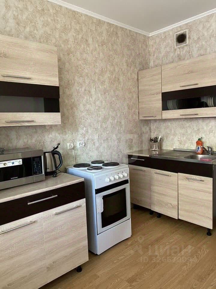 Продажа 2-комн квартиры на вторичном рынке улица Авиаконструктора Петлякова, 27