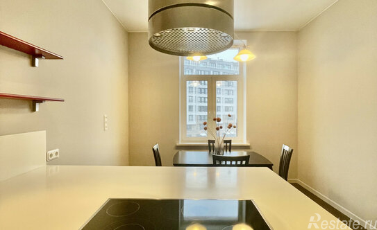 Продажа 1-комн квартиры на вторичном рынке Петрозаводская улица,  д. 13