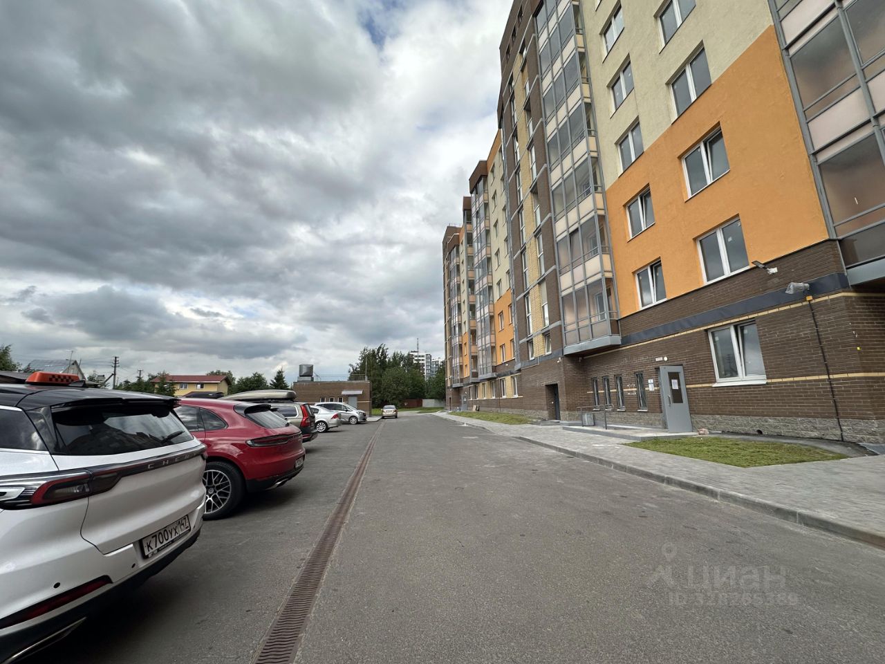 Продажа 3-комн квартиры на вторичном рынке д. Янино-2, улица Рябиновая, 30