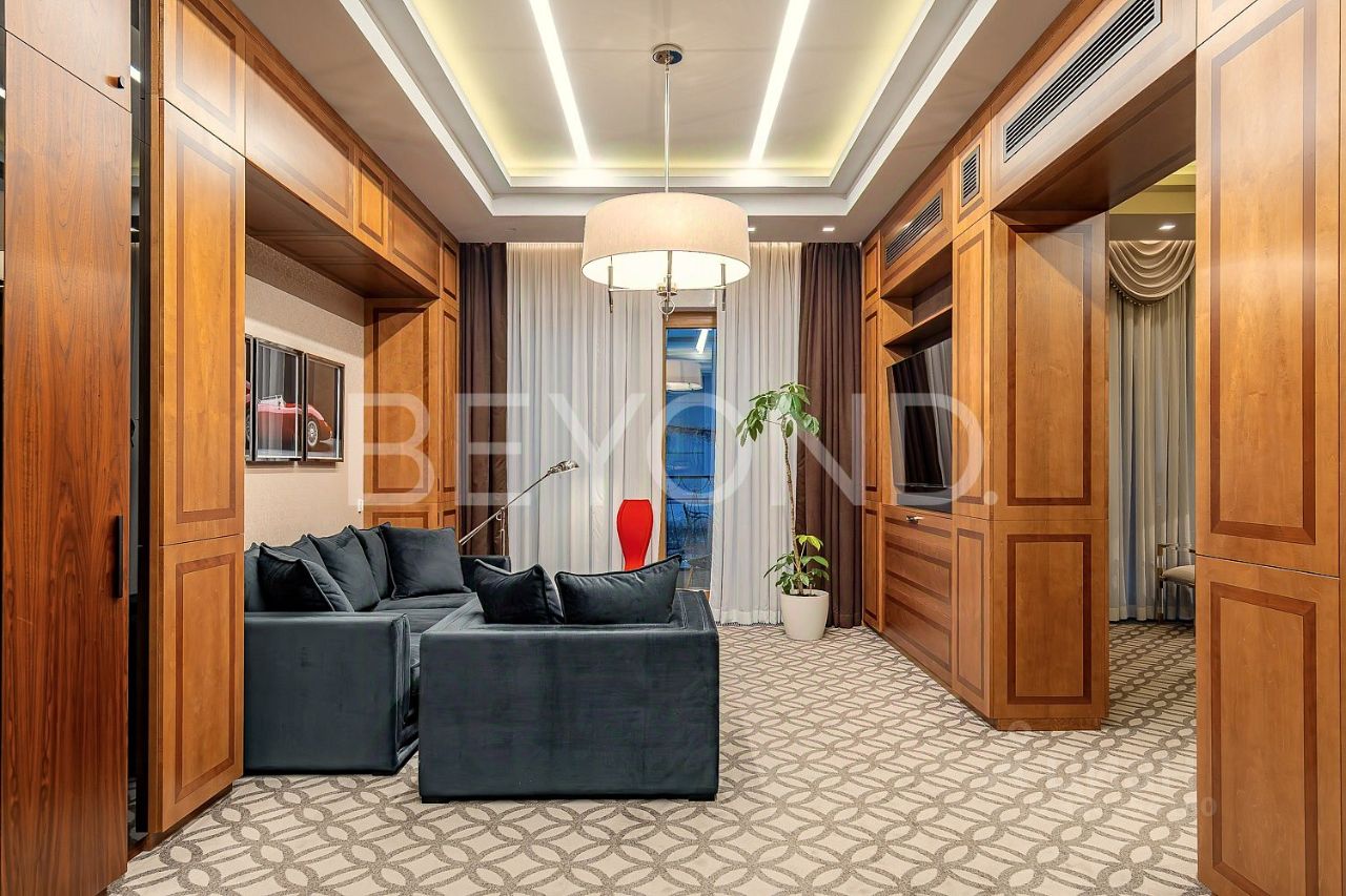 Продажа 1-комн квартиры на вторичном рынке Конногвардейский бульвар, 5