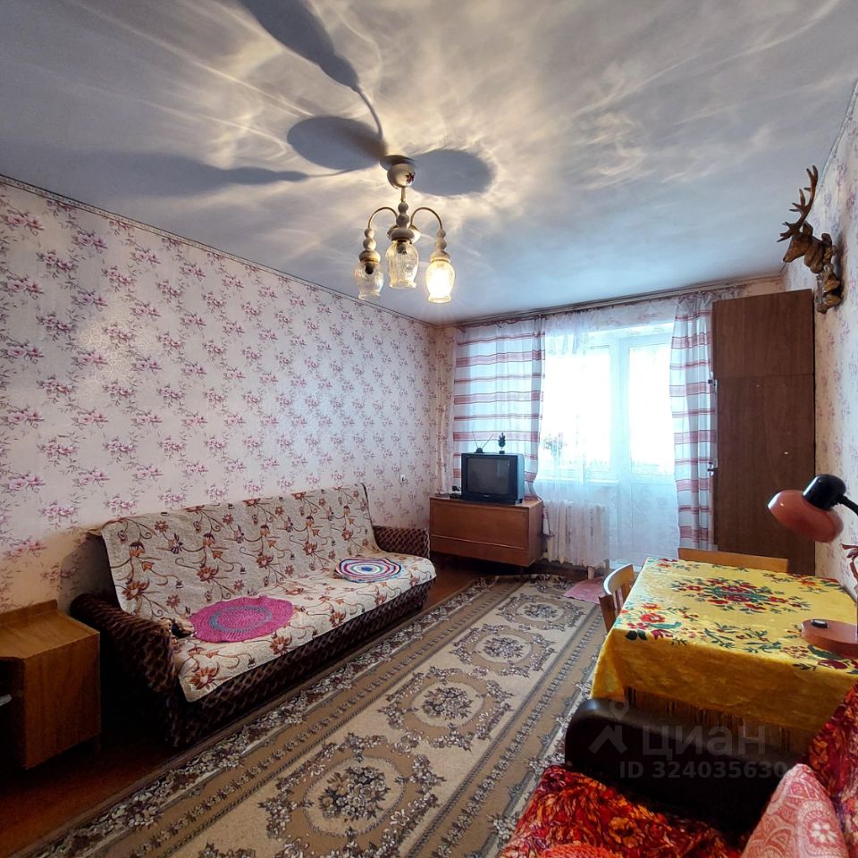 Продажа 2-комн квартиры на вторичном рынке пос. Котельский, 8