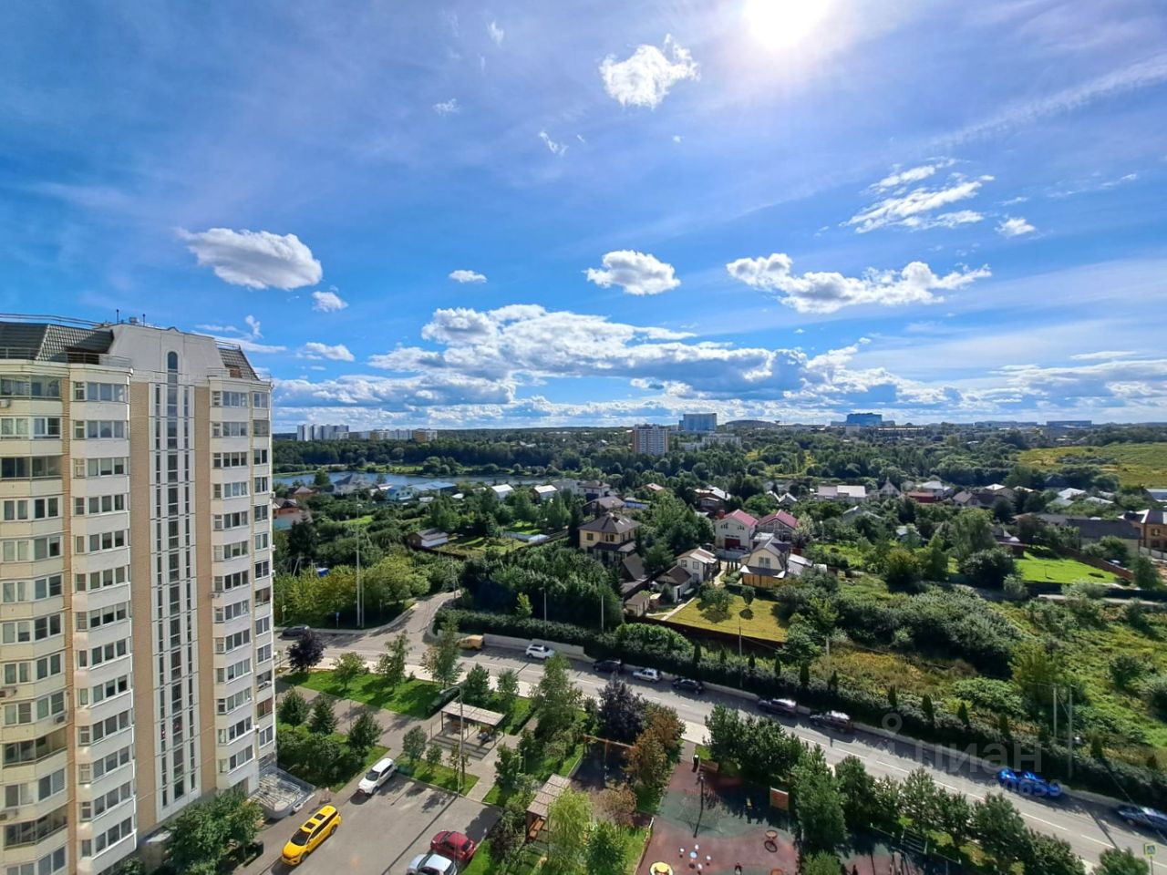 Продажа 2-комн квартиры на вторичном рынке улица Авиаконструктора Петлякова, 11