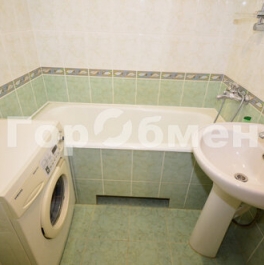 Продажа 2-комн квартиры на вторичном рынке Новопеределкинская улица,  д. 9