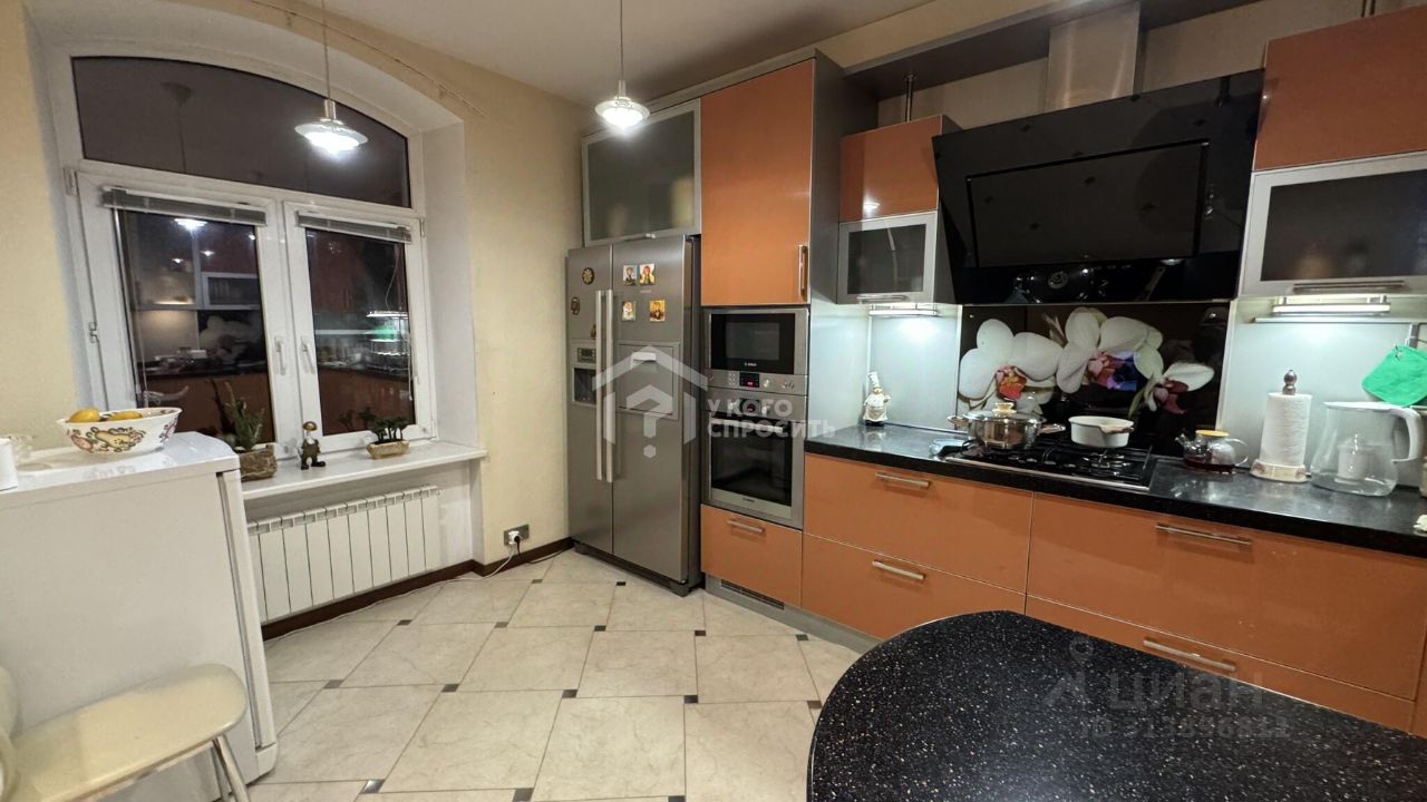 Продажа 3-комн квартиры на вторичном рынке Петергоф, Санкт-Петербургский проспект, 33