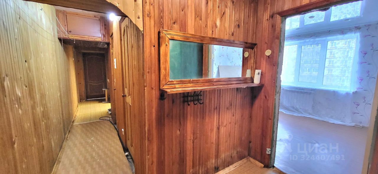 Продажа 3-комн квартиры на вторичном рынке Кировск, Молодежная улица, 3