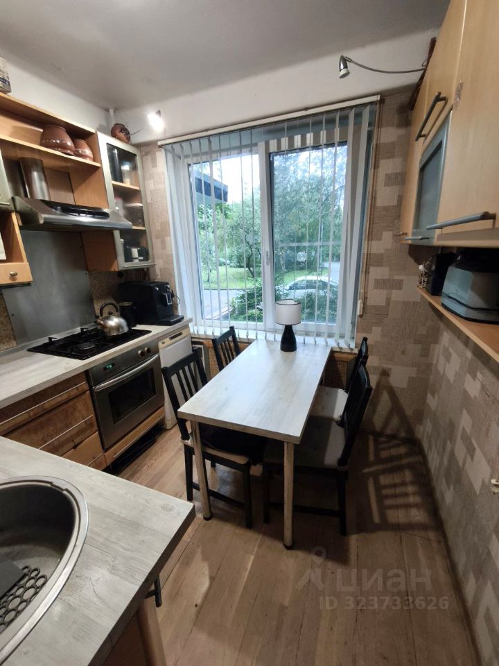 Продажа 3-комн квартиры на вторичном рынке проспект Большевиков, 4к1Ч