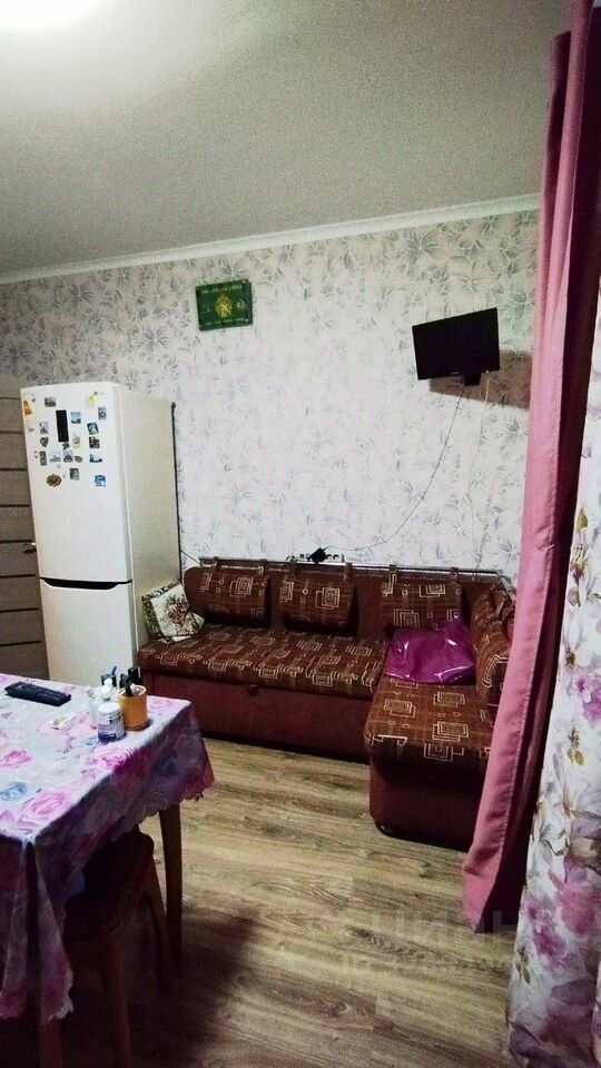 Продажа 2-комн квартиры на вторичном рынке Кириши, Волховская набережная, 54