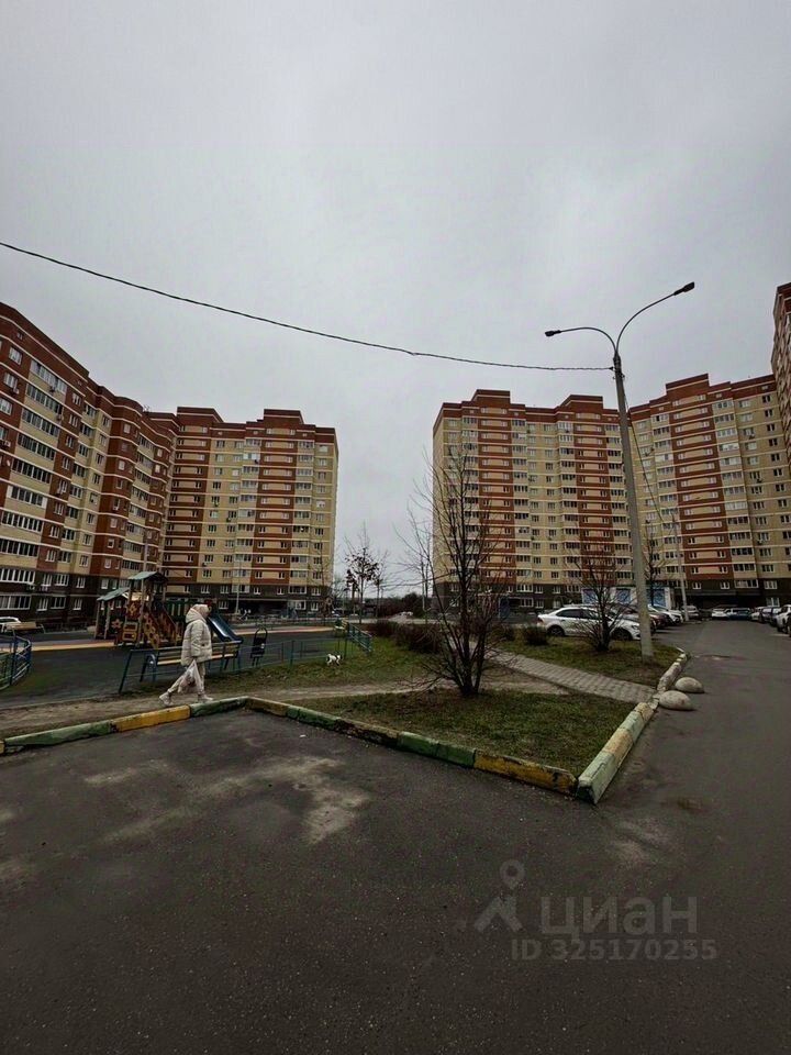 Аренда 1-комн квартиры на вторичном рынке Серпухов, Стадионная улица, 1К2