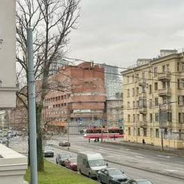 Продажа 3-комн квартиры на вторичном рынке улица Решетникова