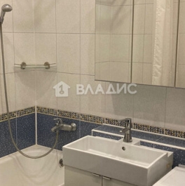 Продажа 2-комн квартиры на вторичном рынке Сторожевая улица,  д. 31