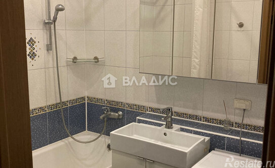 Продажа 2-комн квартиры на вторичном рынке Сторожевая улица,  д. 31