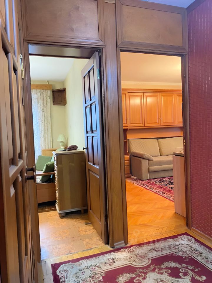 Продажа 3-комн квартиры на вторичном рынке улица Маршала Мерецкова, 2