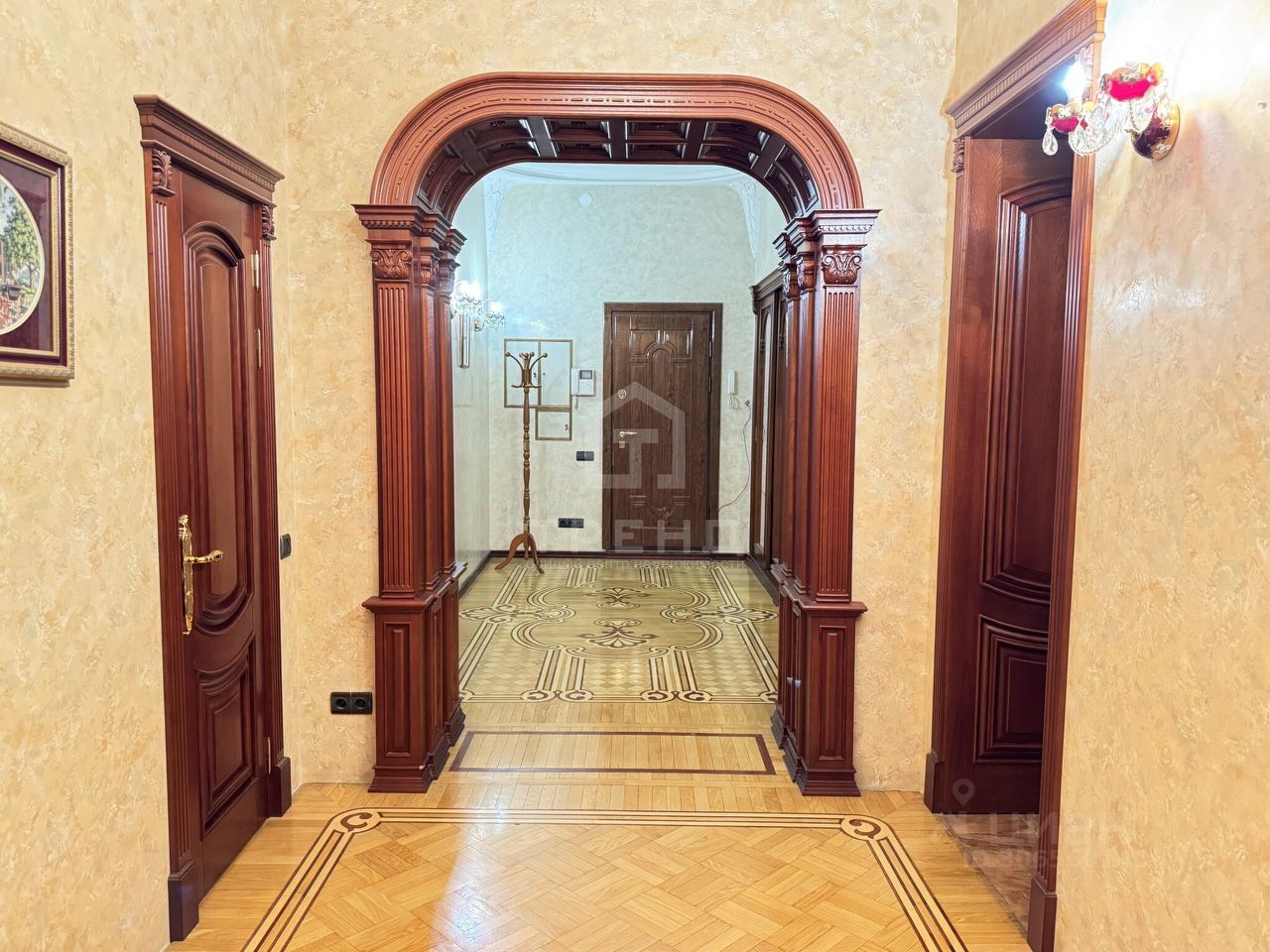 Продажа 3-комн квартиры на вторичном рынке Вознесенский проспект, 55