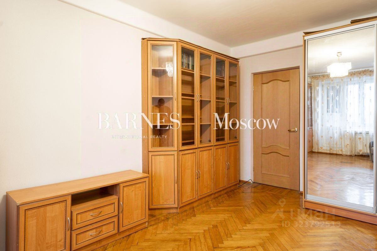 Продажа 2-комн квартиры на вторичном рынке шоссе Революции, 33К1