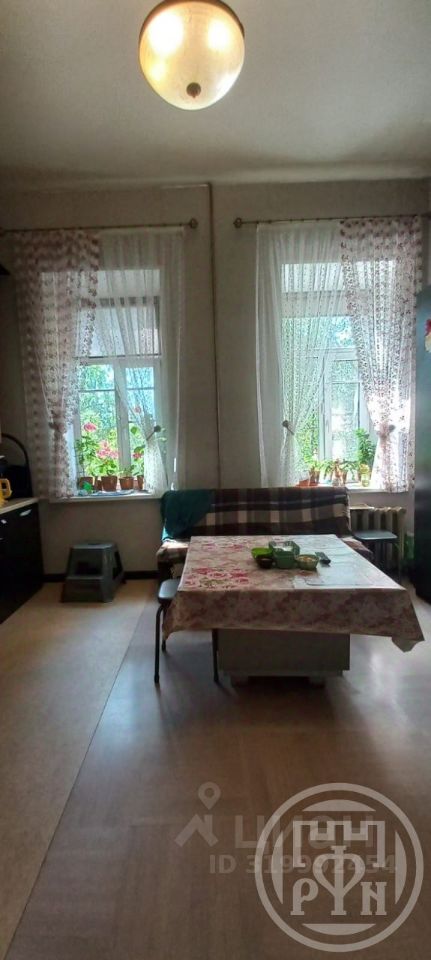 Продажа 3-комн квартиры на вторичном рынке Ломоносов, Александровская улица, 15/14
