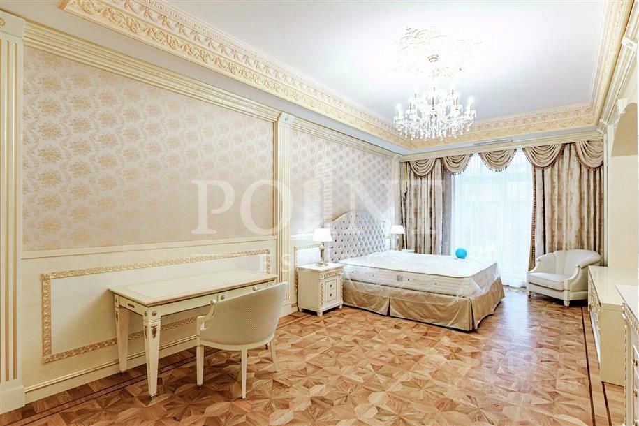 Продажа 4-комн квартиры на вторичном рынке переулок Хилков, 1