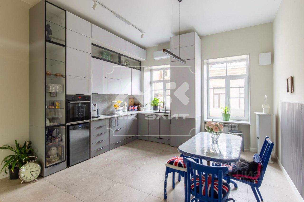 Продажа 4-комн квартиры на вторичном рынке улица Куйбышева, 33/8