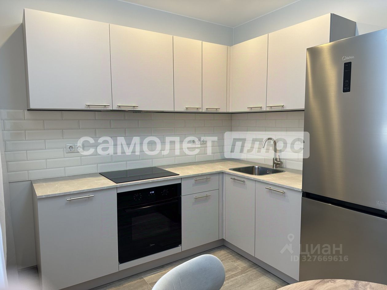 Аренда 1-комн квартиры на вторичном рынке Новоивановское пгт, бульвар Эйнштейна, 3