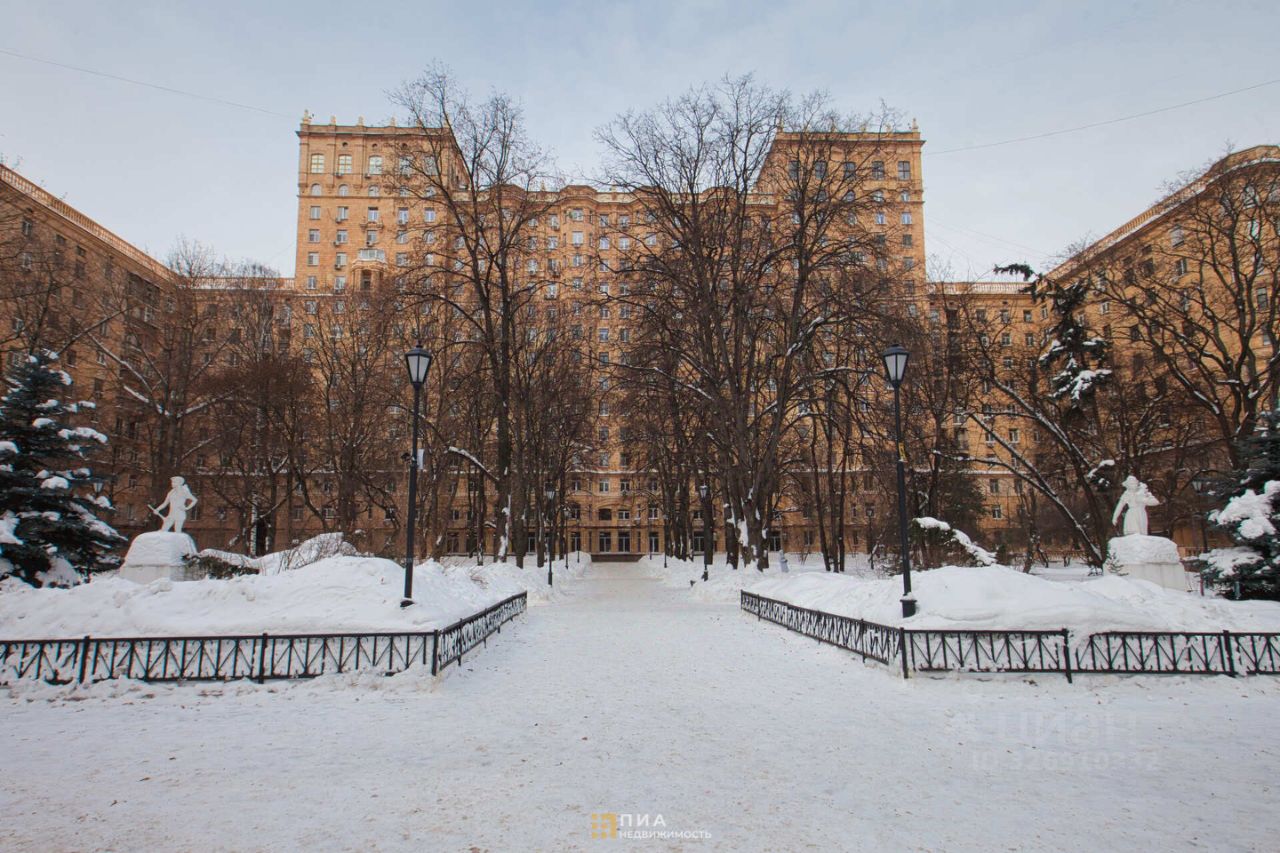 Продажа 3-комн квартиры на вторичном рынке Фрунзенская набережная,  д. 50
